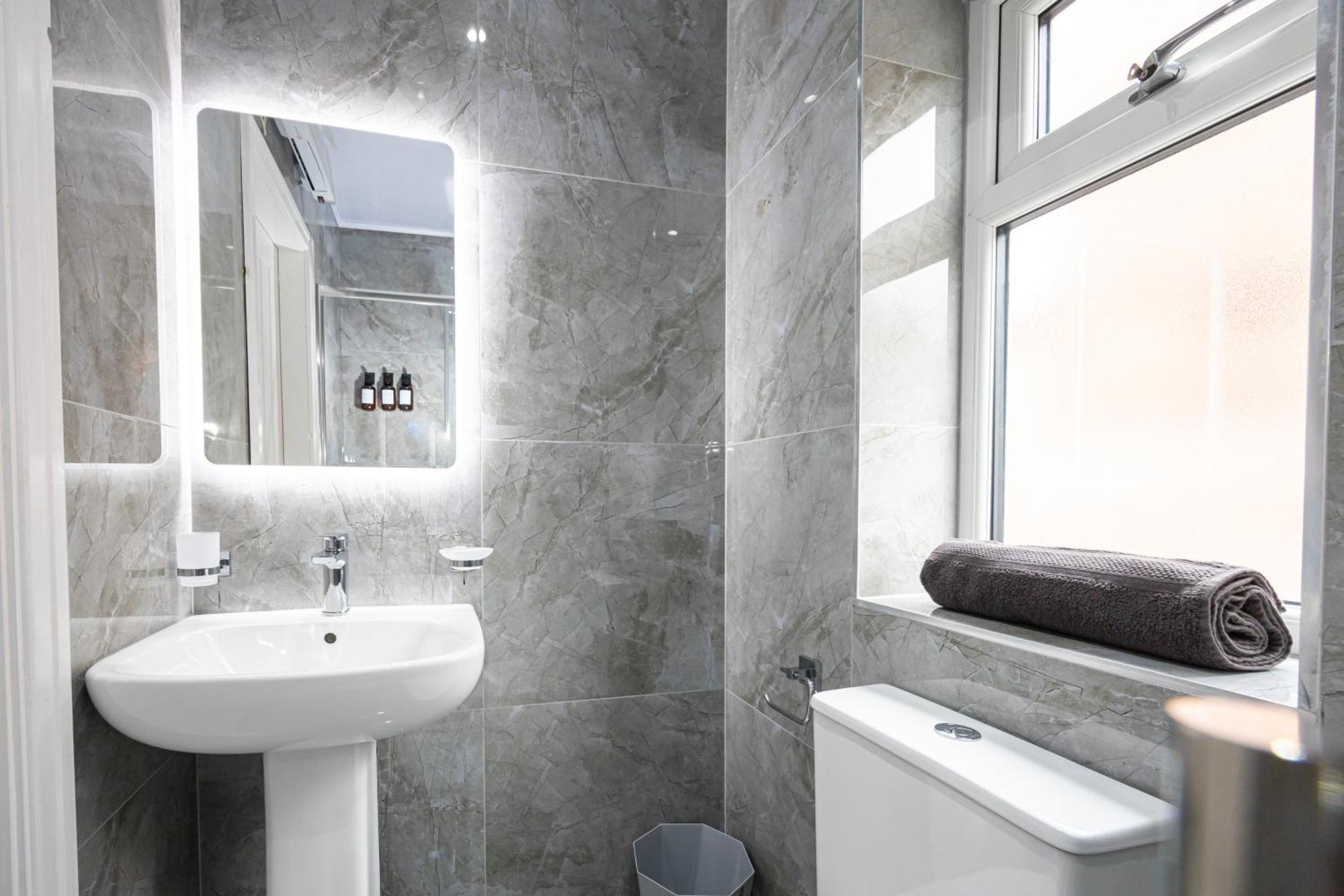 The Kent- Luxury Rooms Манчестер Экстерьер фото